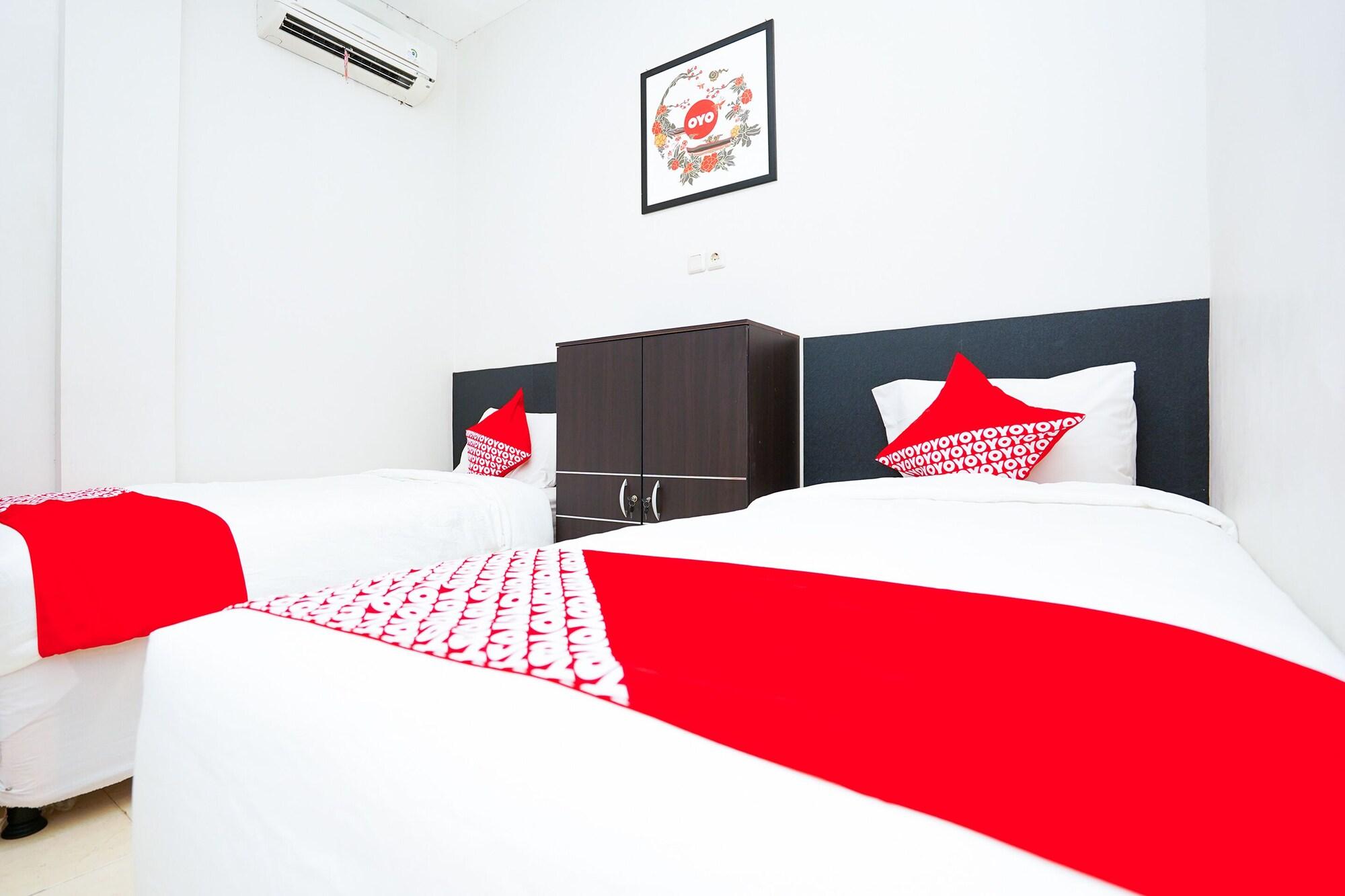 Oyo 450 Semampir Residence Сурабая Екстериор снимка