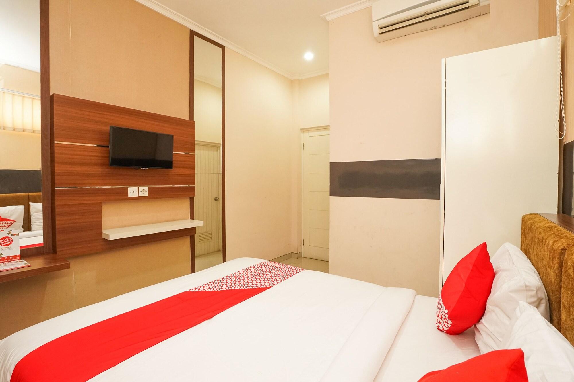 Oyo 450 Semampir Residence Сурабая Екстериор снимка