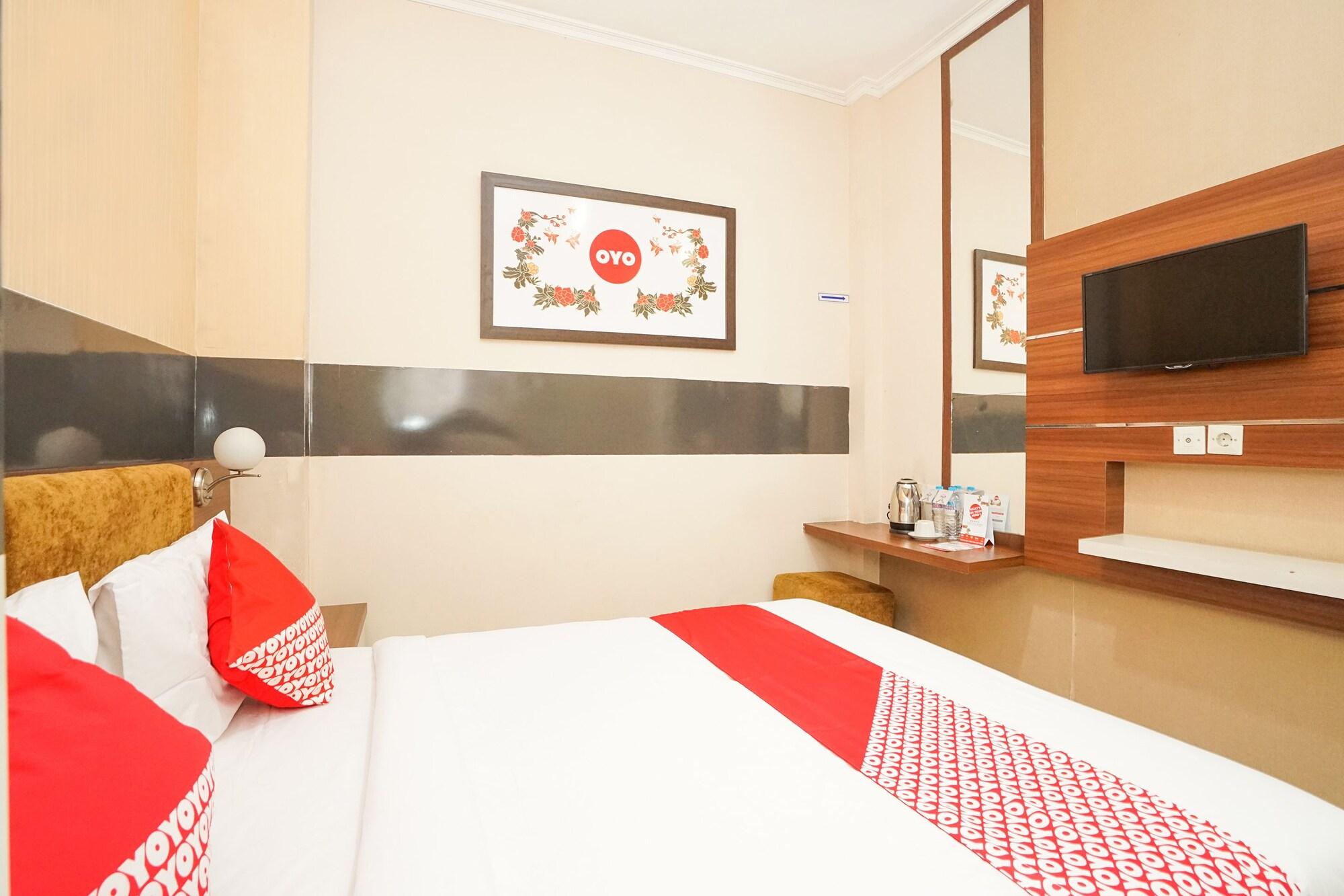 Oyo 450 Semampir Residence Сурабая Екстериор снимка