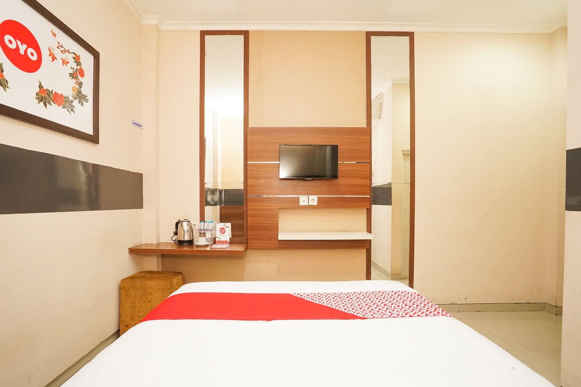 Oyo 450 Semampir Residence Сурабая Екстериор снимка