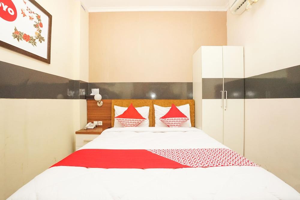 Oyo 450 Semampir Residence Сурабая Екстериор снимка